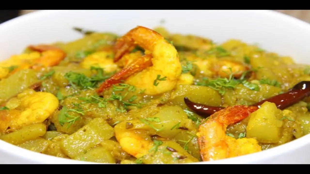 লাউ চিংড়ি রেসিপি | বাঙালি ঘরোয়া স্টাইলে সুস্বাদু লাউ চিংড়ি